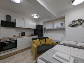 Eight Lamps 'n Floor Heating